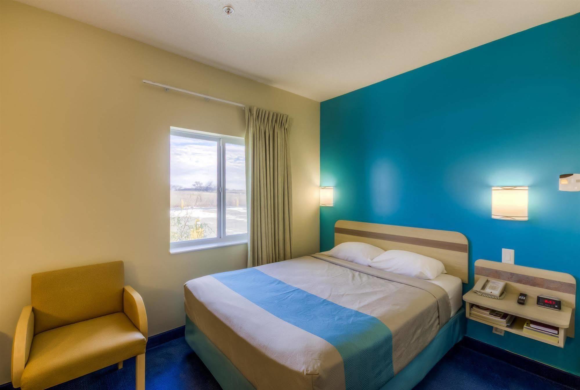 Motel 6-Estevan, Sk Экстерьер фото