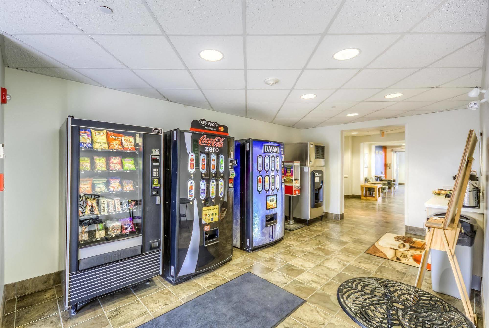 Motel 6-Estevan, Sk Экстерьер фото