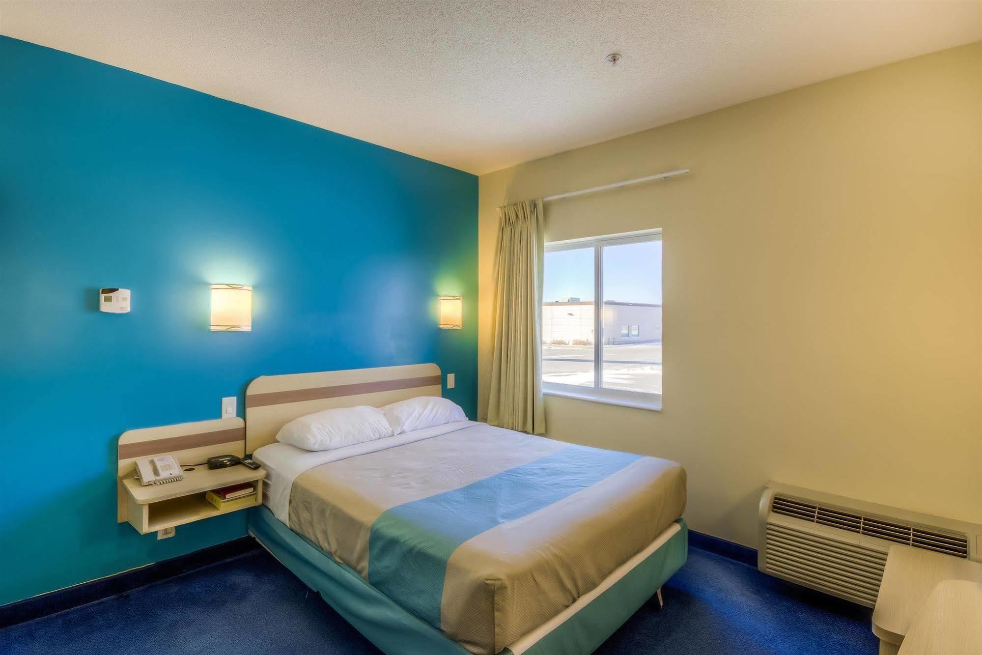Motel 6-Estevan, Sk Экстерьер фото