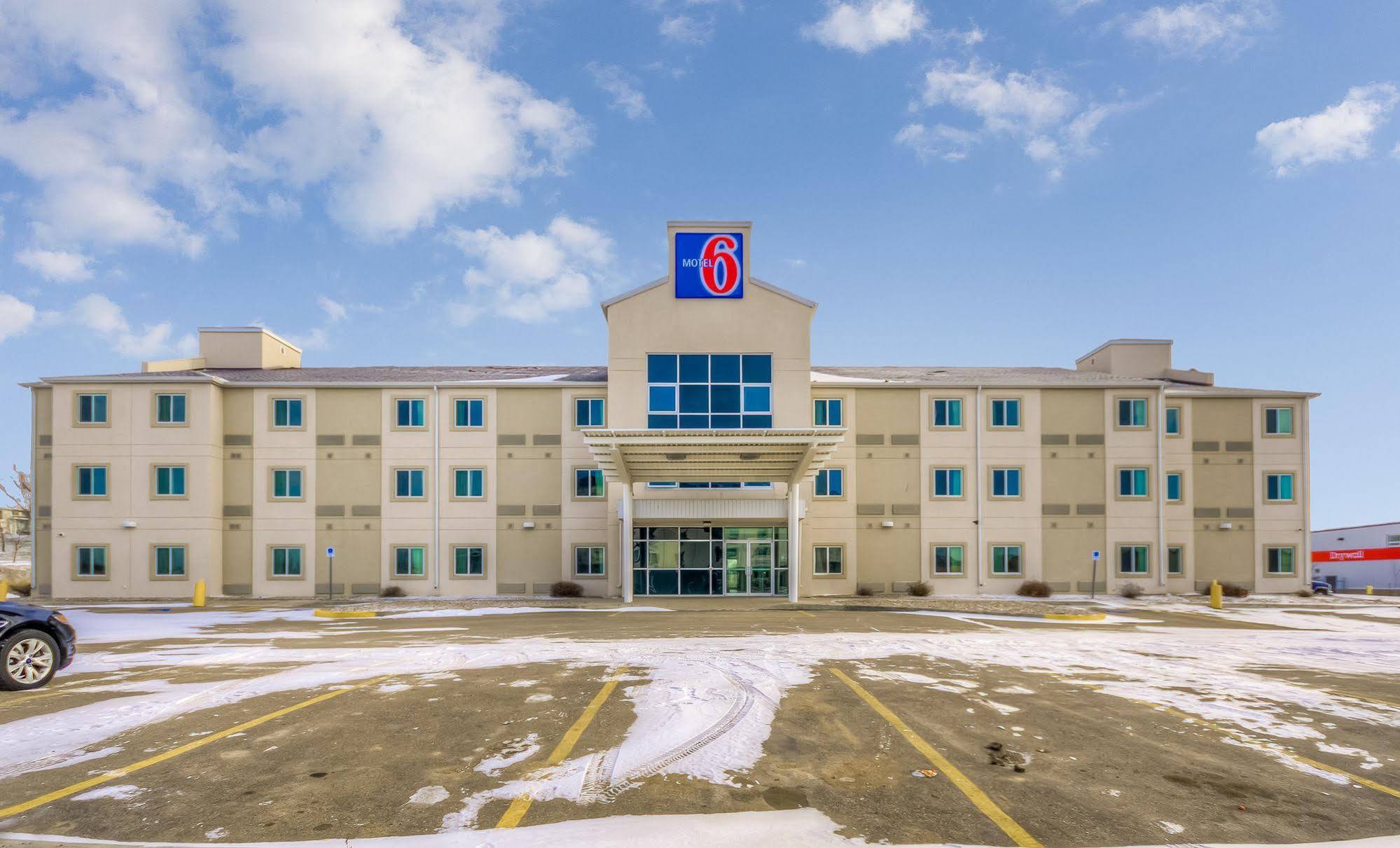 Motel 6-Estevan, Sk Экстерьер фото